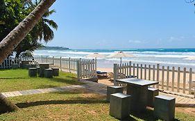 Smeralda Resorts Dikwella